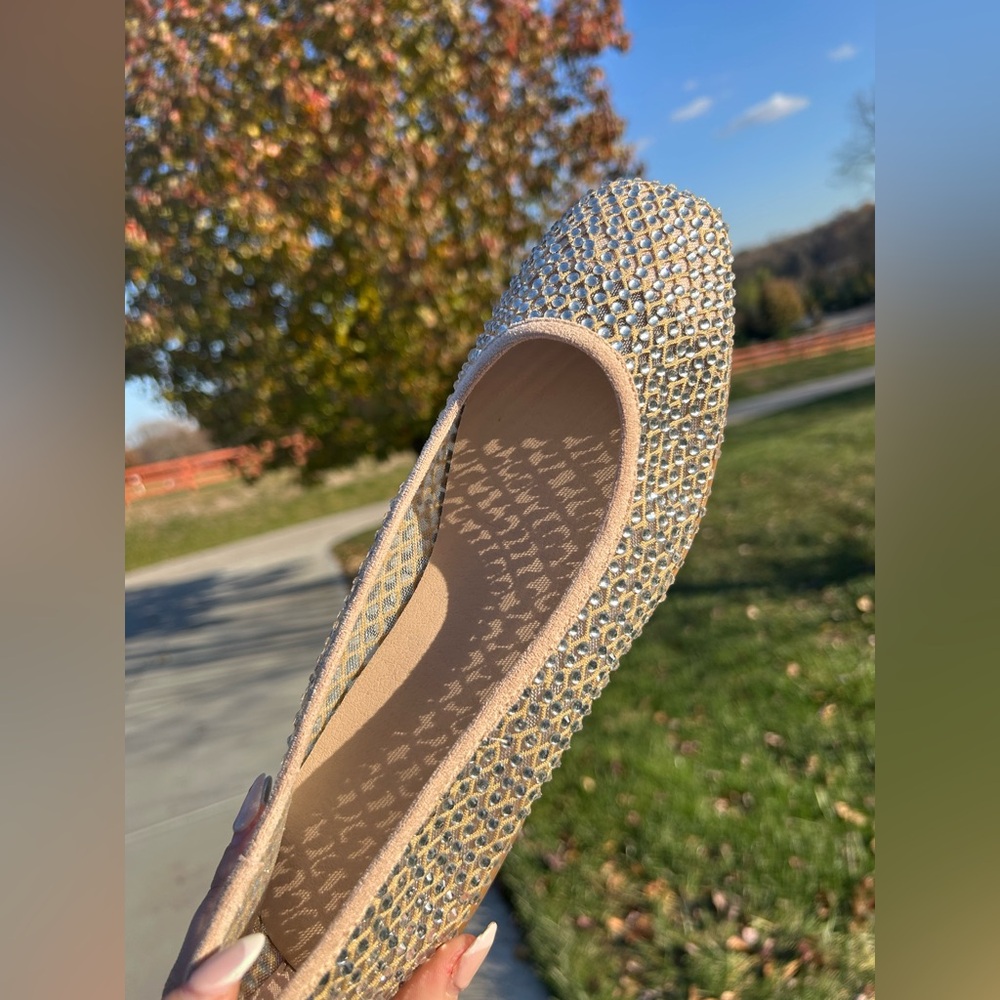 Elegant Gold Women's Flats